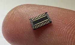 Compact chip-scale power converter Compact chip-scale power converter