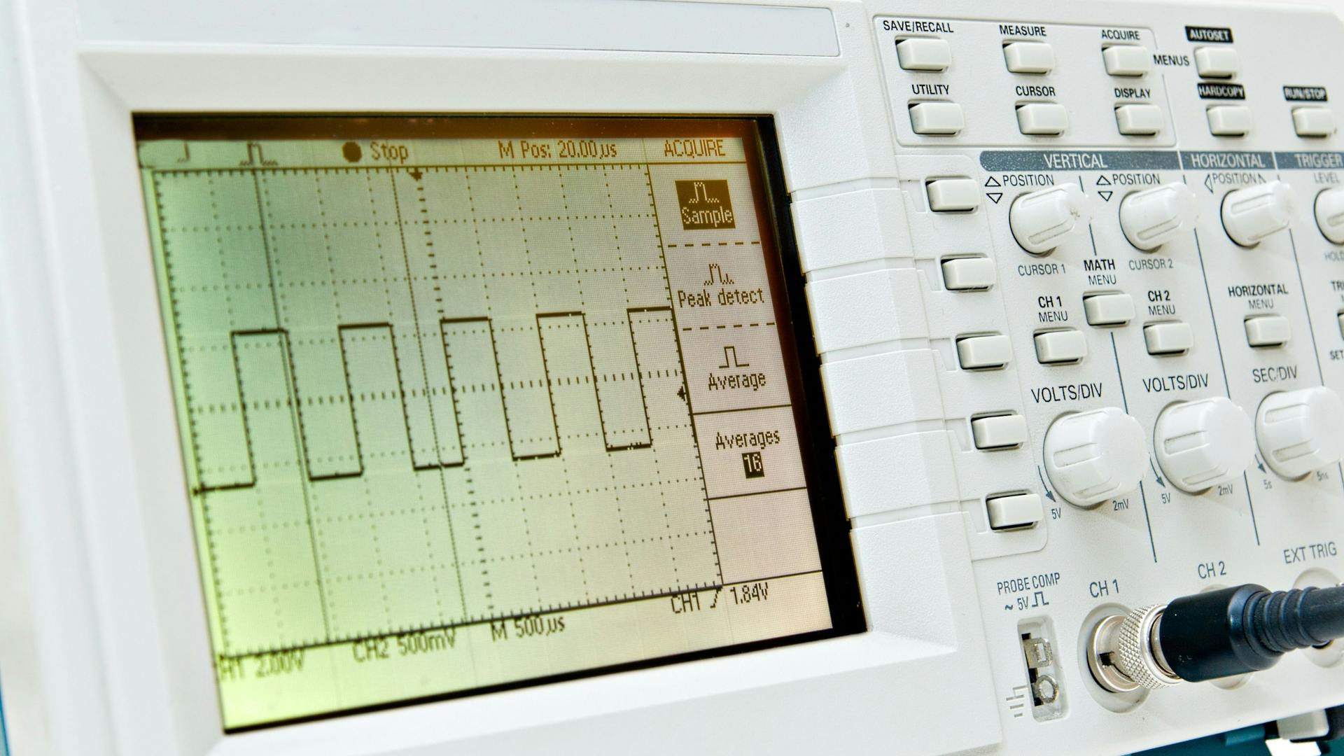 oscilloscope_dreamstime_l_23655199