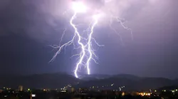 lightning_dreamstime_l_1090238 lightning_dreamstime_l_1090238