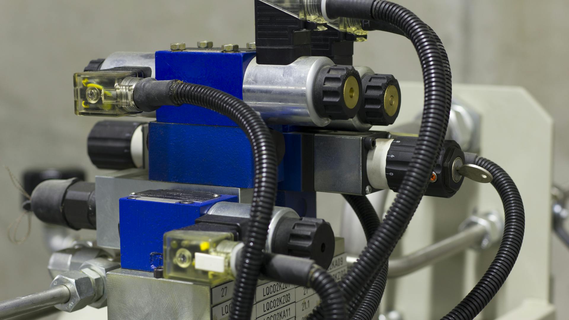 solenoidvalves_dreamstime_l_22195229