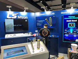 Giant-scale pair of board-to-board connectors Giant-scale pair of board-to-board connectors