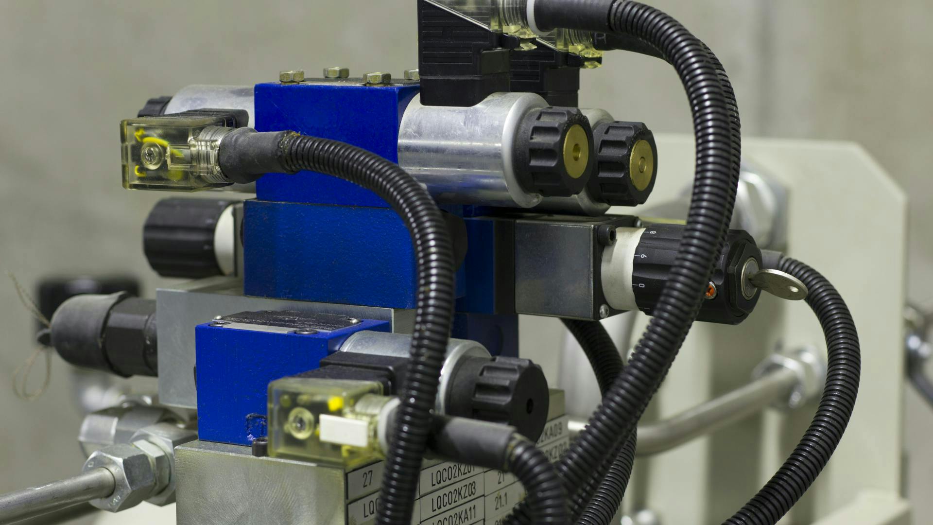 69b474213c0d456cbd78588d Solenoidvalves Dreamstime L 22195229