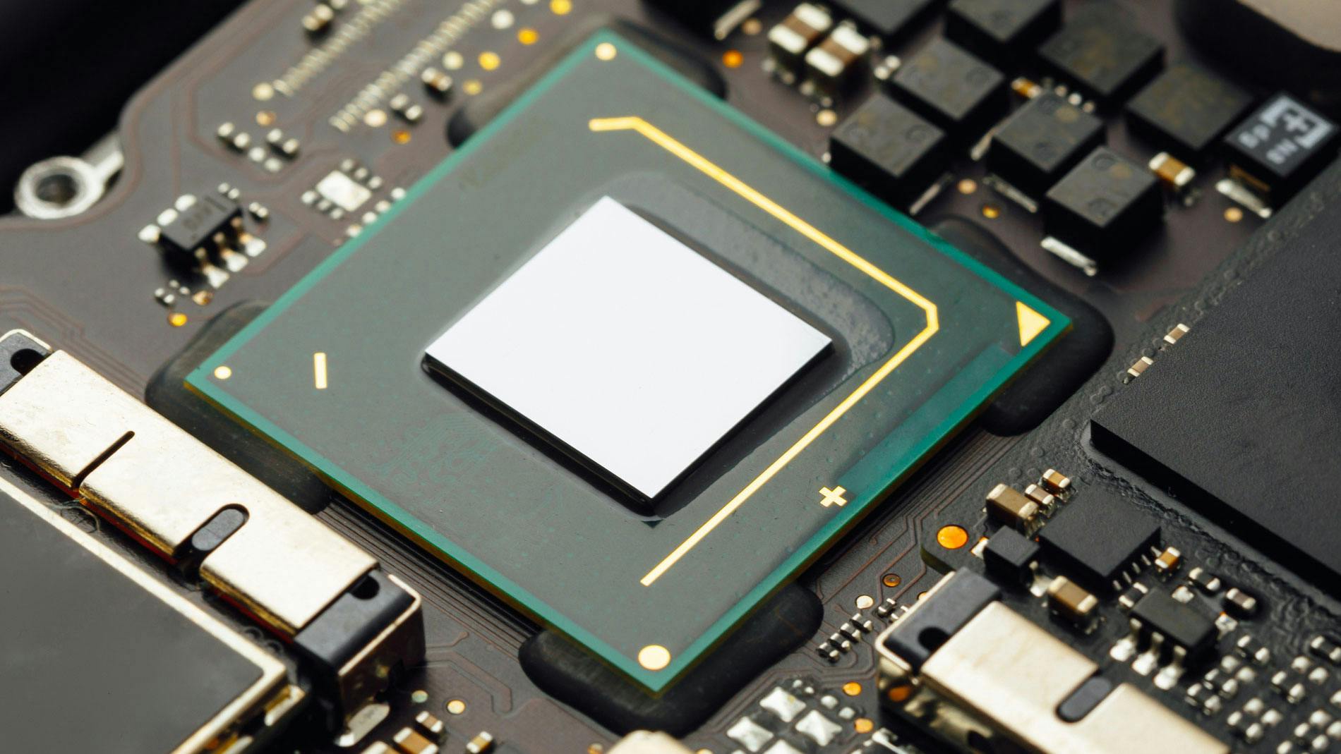 dreamstime_abstractnikkytok_100457068