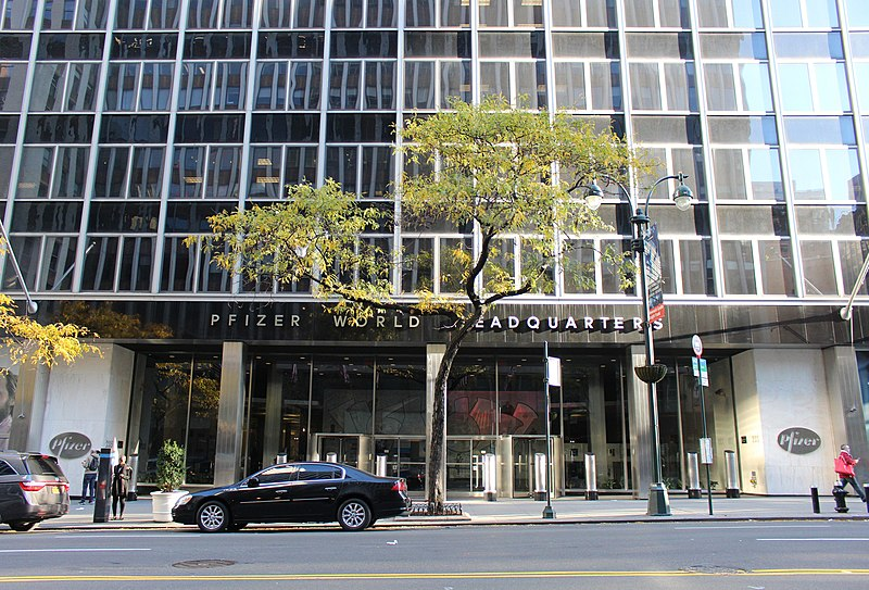 800px Pfizer World Headquarters Entrance 61899f1e19732