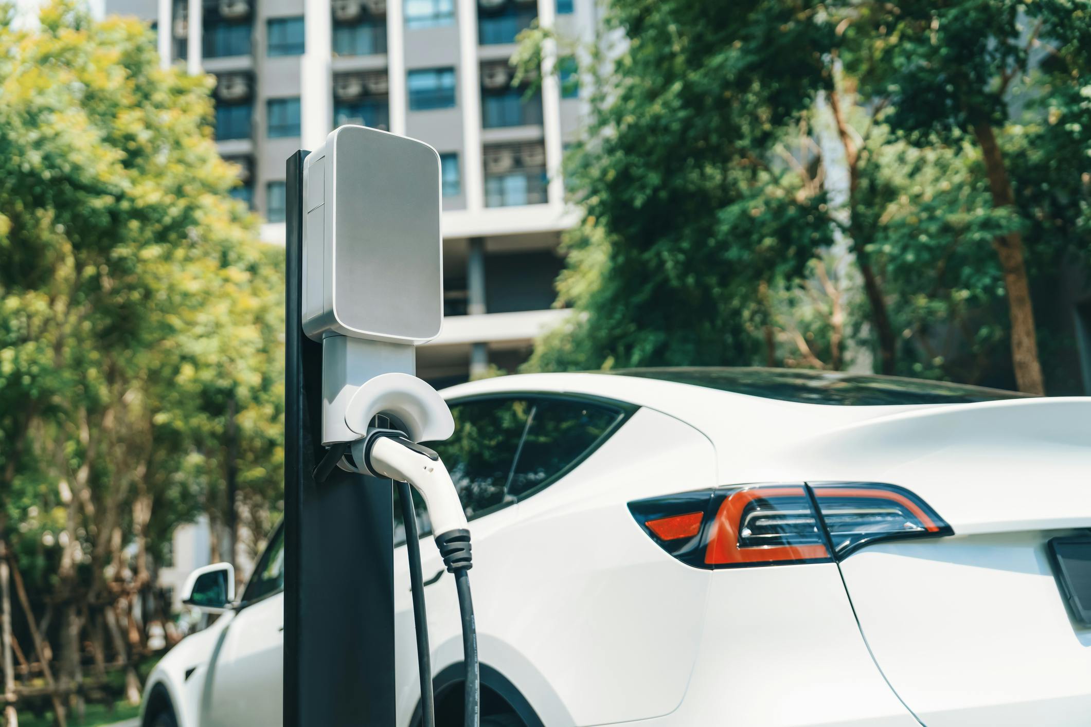 ev_charging_dreamstime