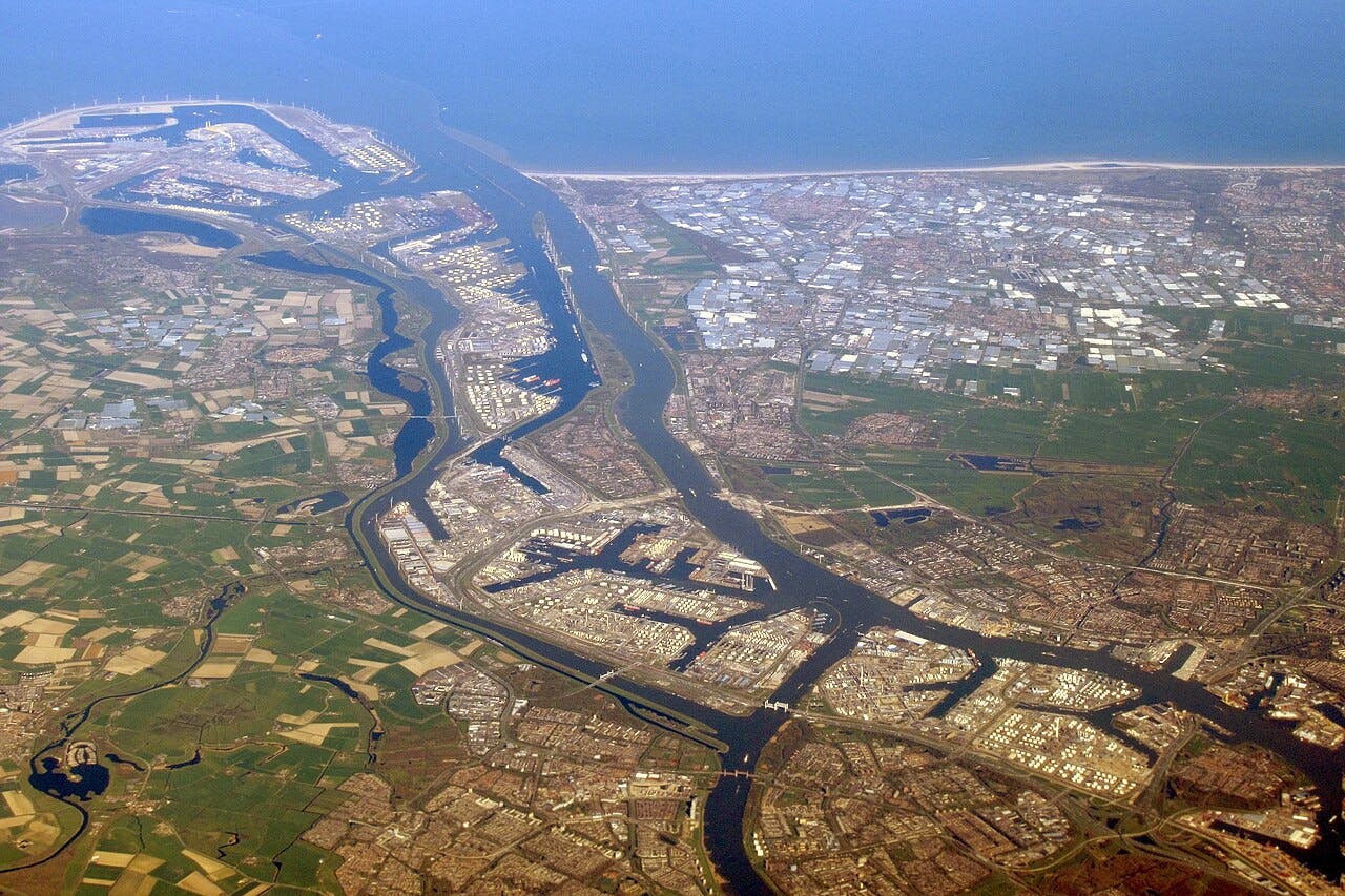 695e6e78c15e39a18310ecbb Haven Van Rotterdam 2023 06