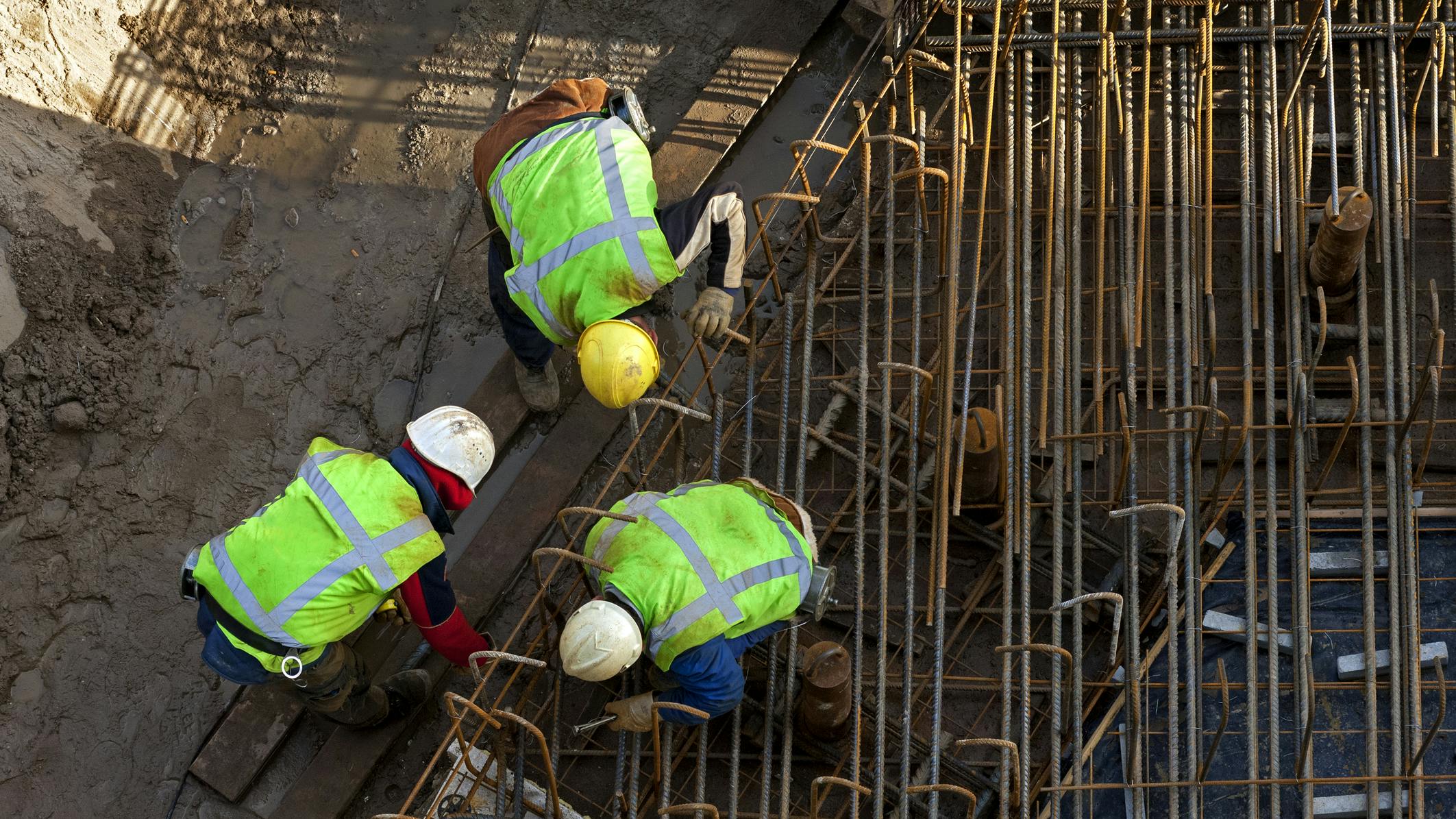 edge_people_construction_35503957_sjors737_dreamst