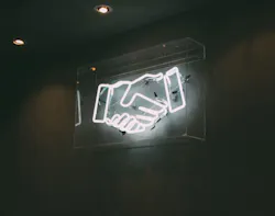 1672948678553 Handshakecropped777 1672948678553 Handshakecropped777