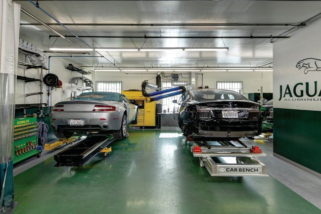 1673053959804 Insideacleanroomforaluminumrepairs