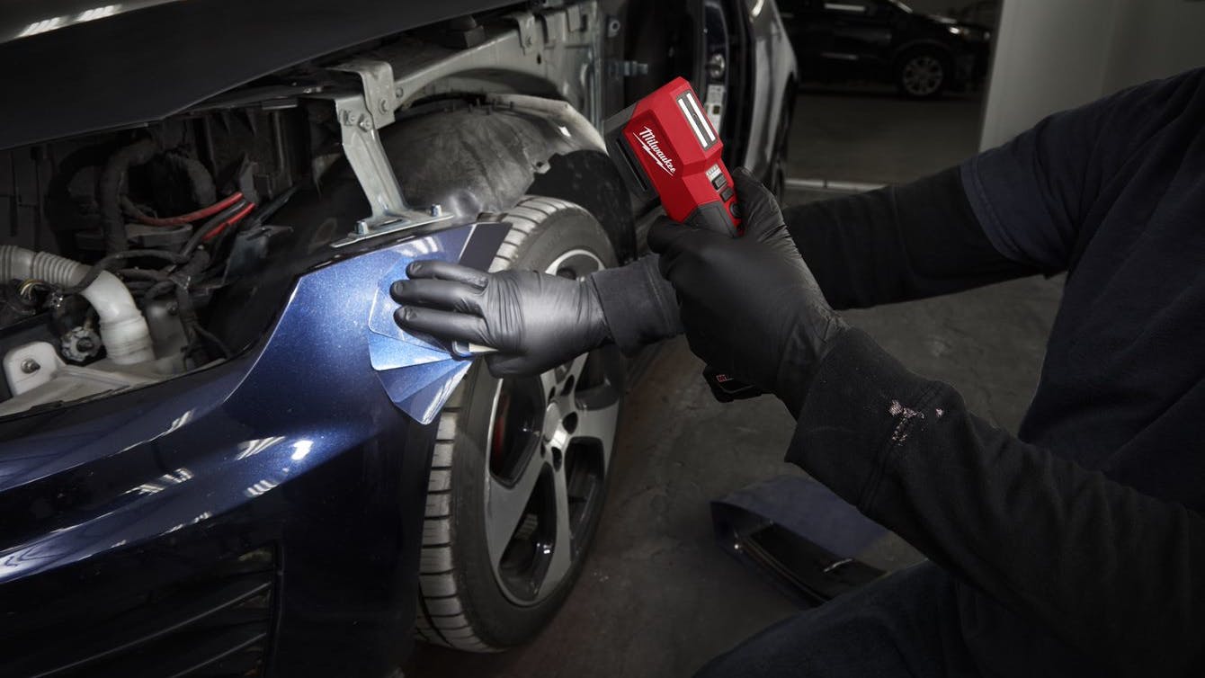 A color match light is used by automotive painters and detailers to mimic sunlight with a high color rendering index (CRI) and multiple color temperatures.