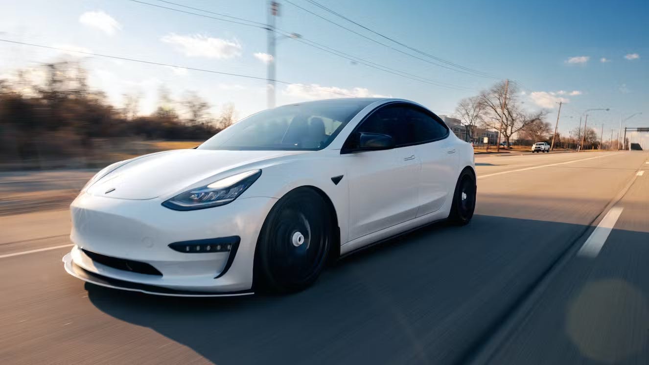 65c54f2774649c001ec3c3ab 65c3d61f8e6389001e1aa433tesla