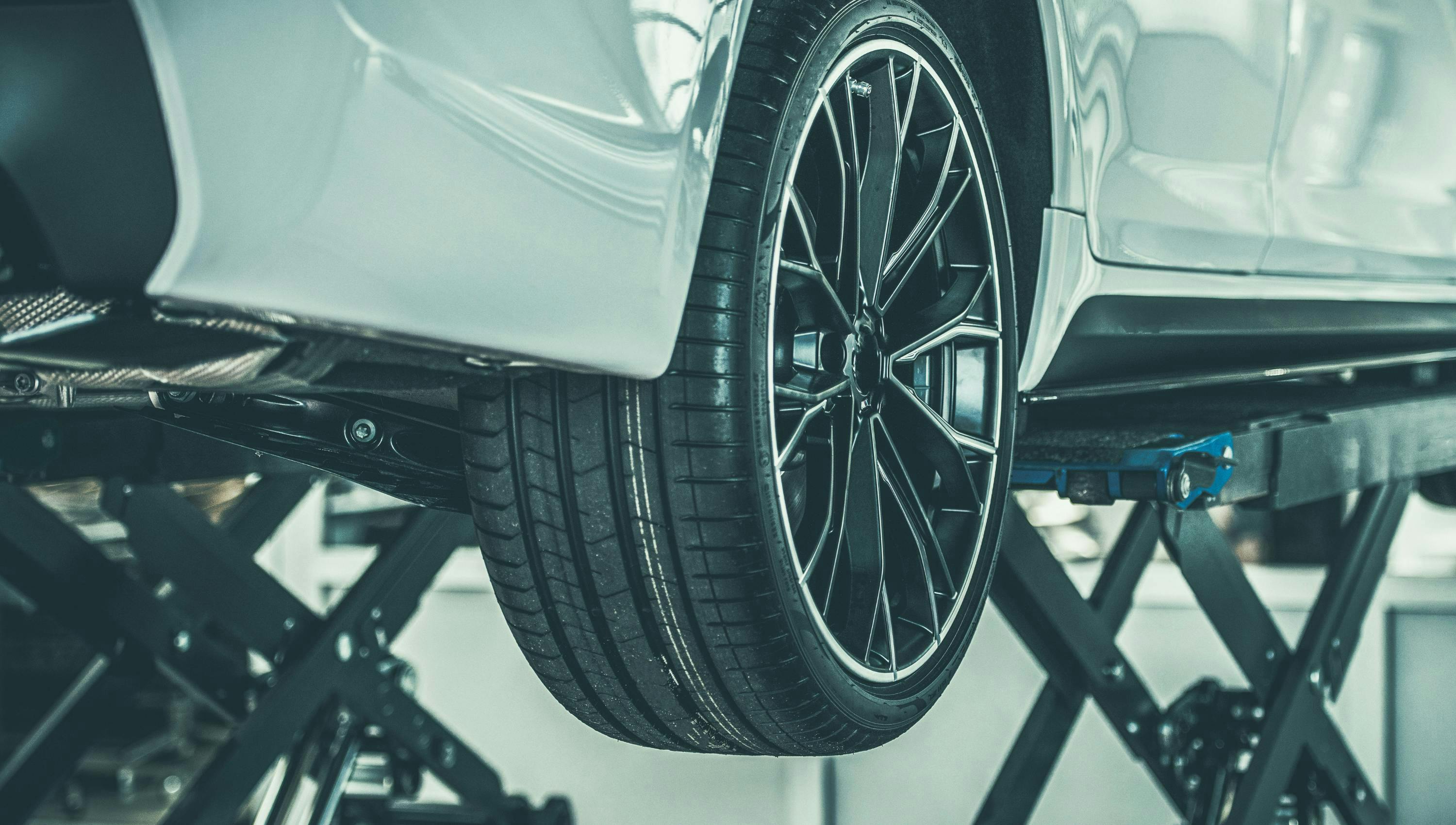 Guest Blog: Key factors for choosing the right car lift for EV servicing