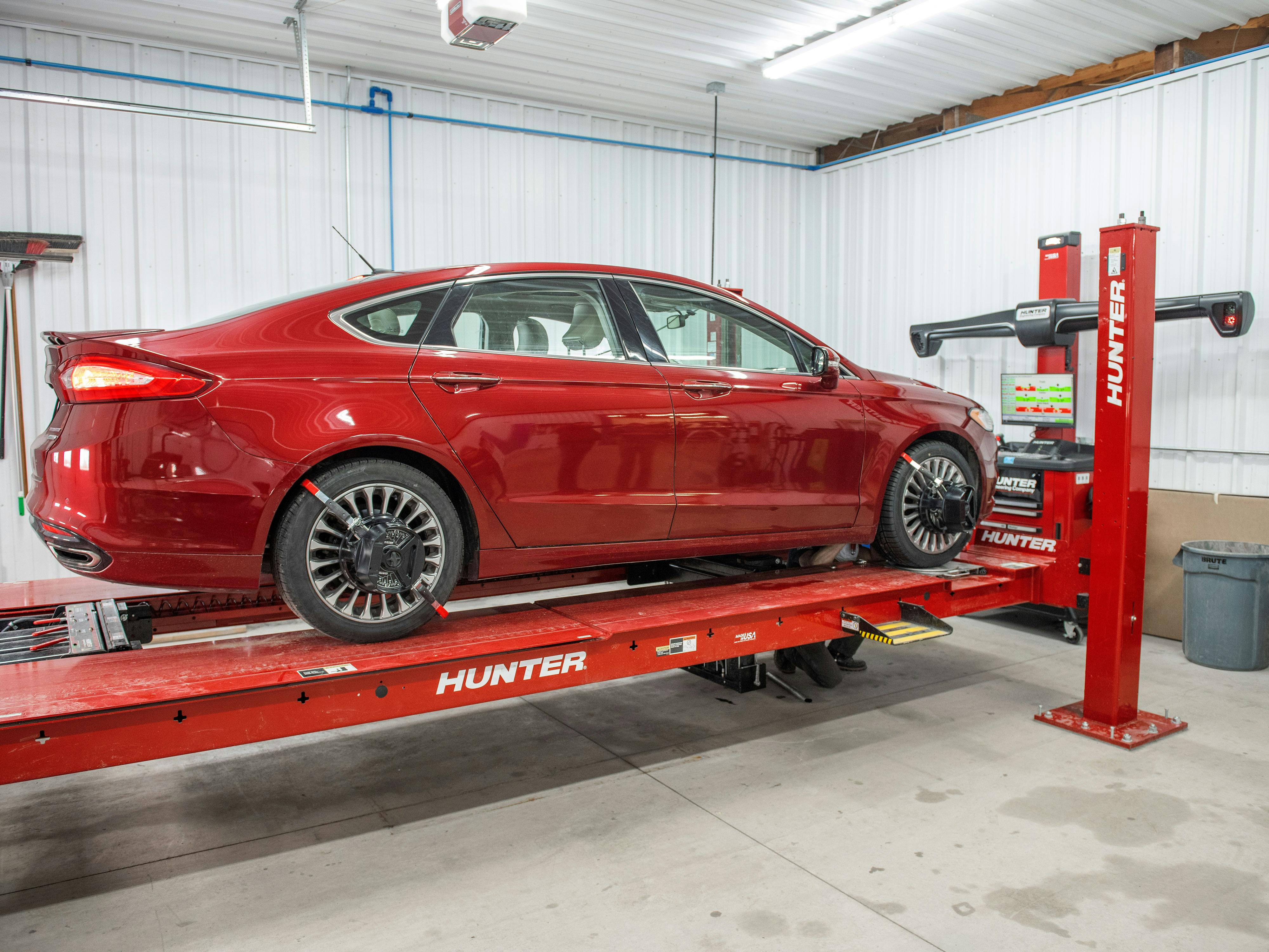 realshopliftrackfourpostcompletecollisioncenter08