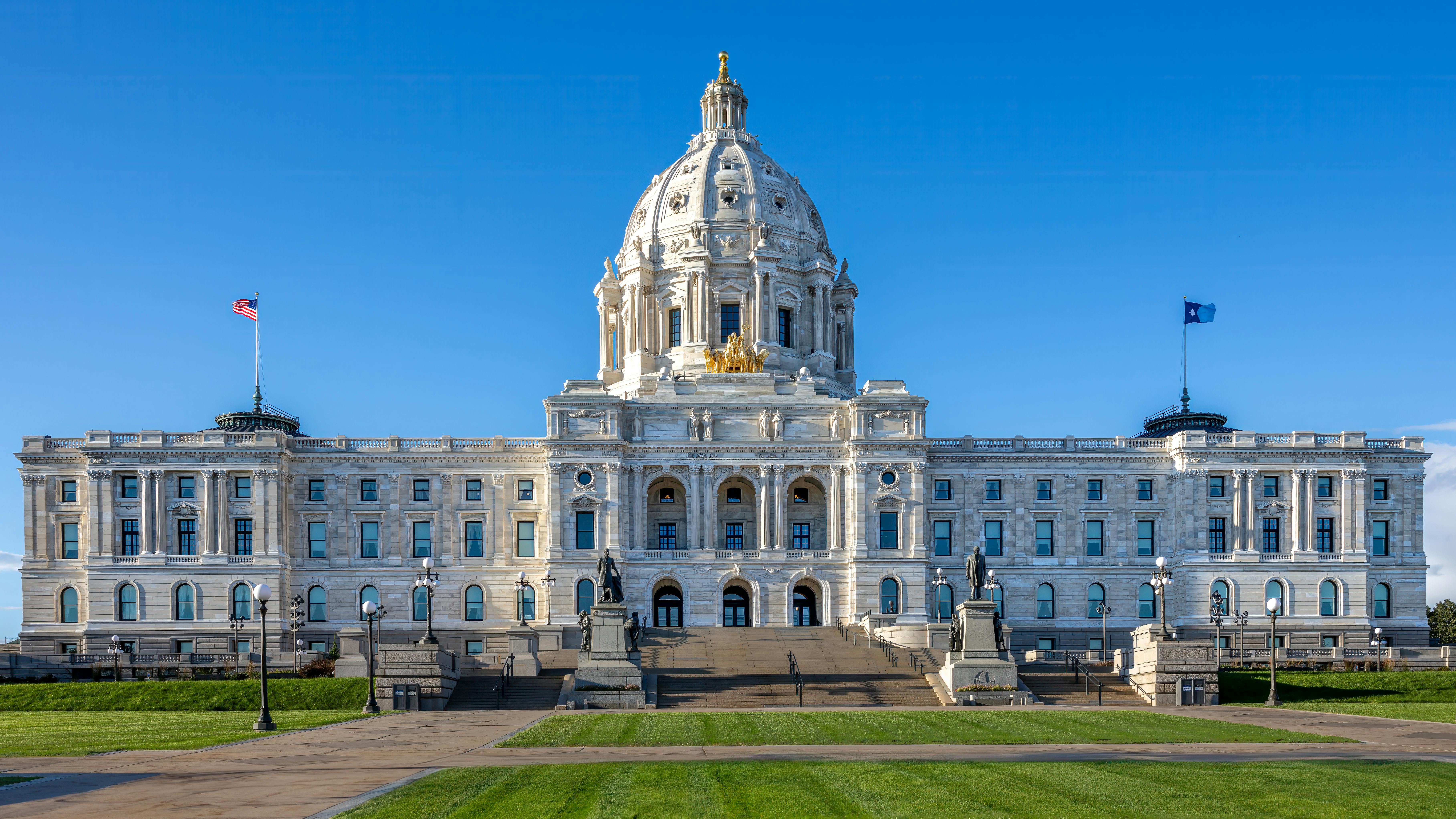 Minnesota legislators and the AASPM-MN are working together to increase insurance protections for repair shop owners and policy holders.