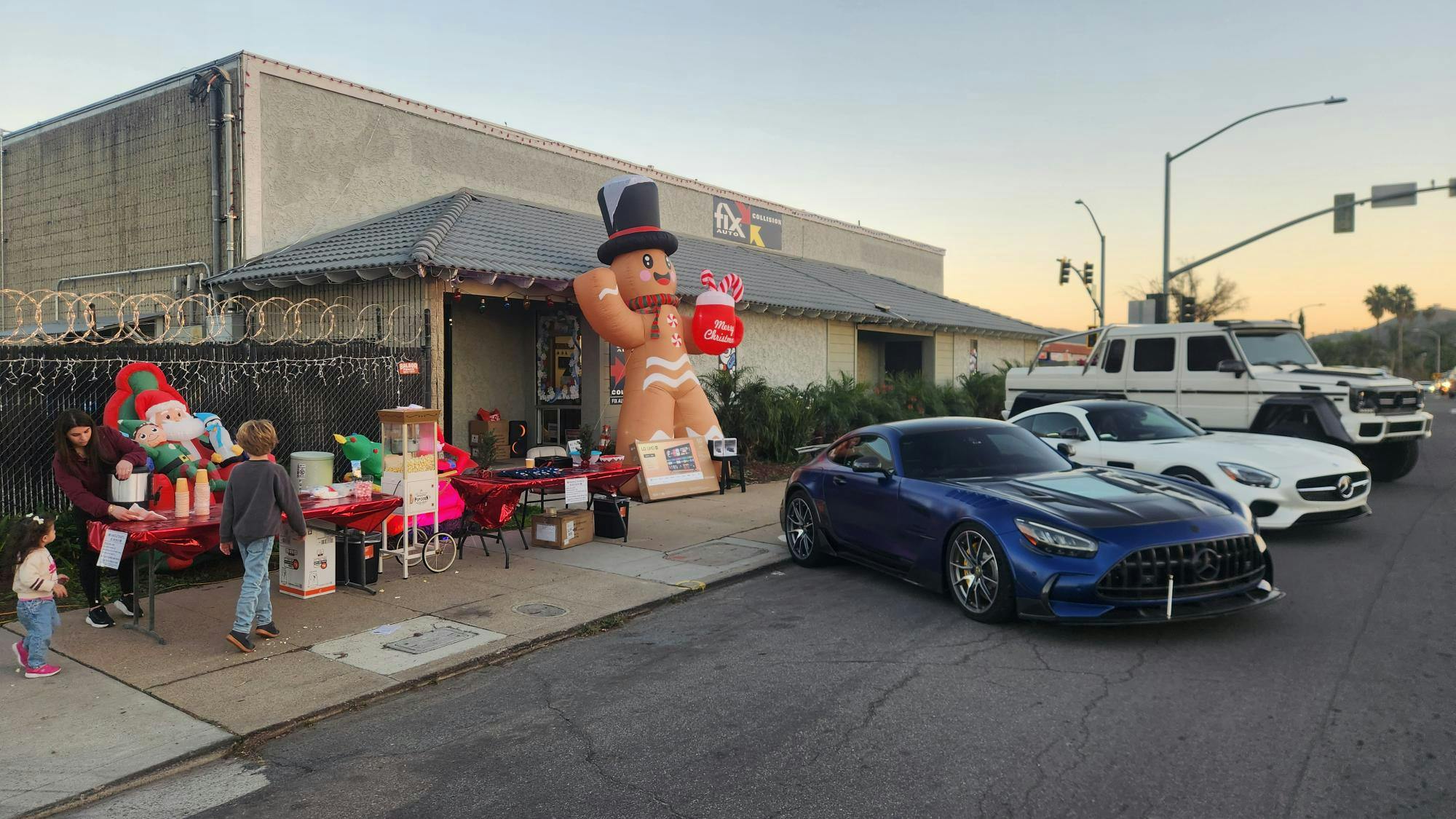 Fix Auto Lakeside holiday event