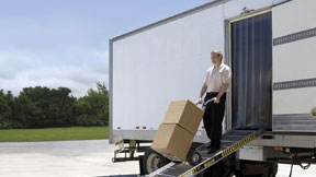 Refrigeratedtransporter 821 Rom Sidekick Ramp