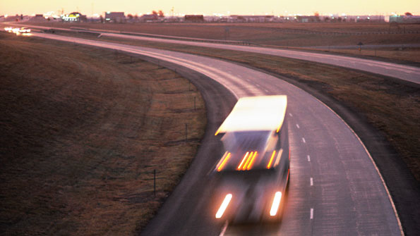 Refrigeratedtransporter 1158 Truckcurveduskcorbiscbu0077