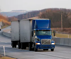 Trucker Com Sites Fleetowner com Files Uploads 2015 02 Twin Trailers Trucker Com Sites Fleetowner com Files Uploads 2015 02 Twin Trailers