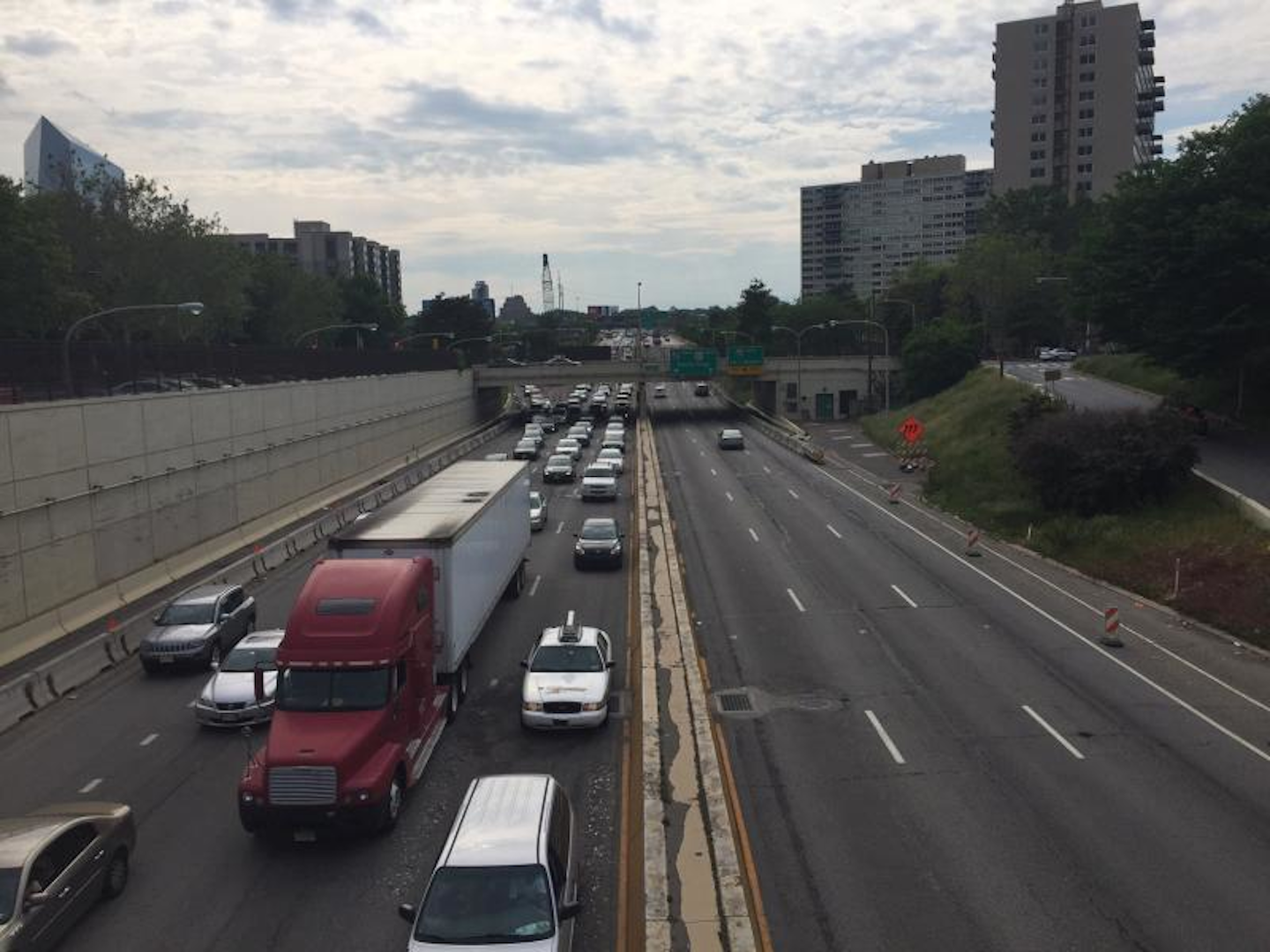 Traffic congestion costs trucking over 63.4 billion, report finds