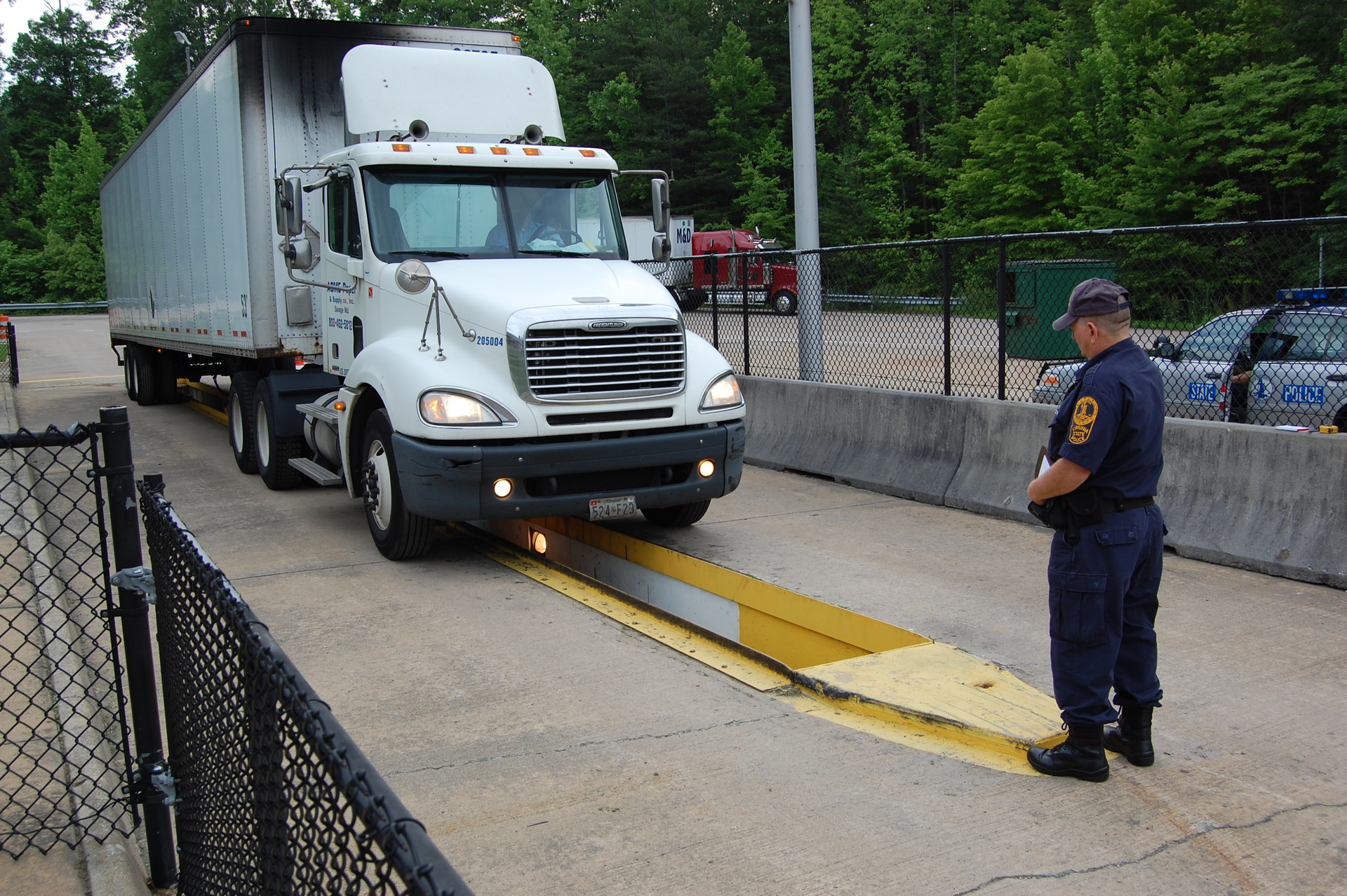 Trucker 1296 Tireinspection