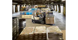 Refrigeratedtransporter 3072 Crown Forklift Shorter Mast Option Refrigeratedtransporter 3072 Crown Forklift Shorter Mast Option