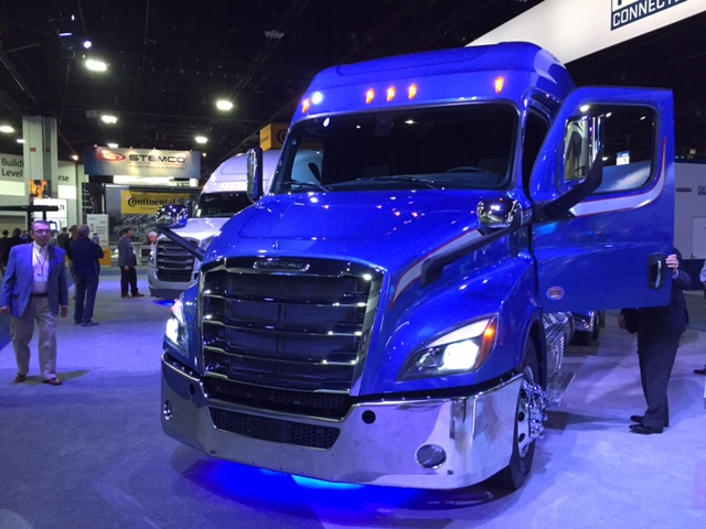 Trucker 6772 Freightliner1 1