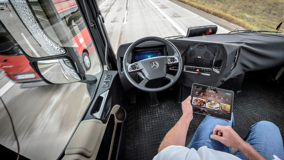 Trucker 6885 Daimler030118 1 0