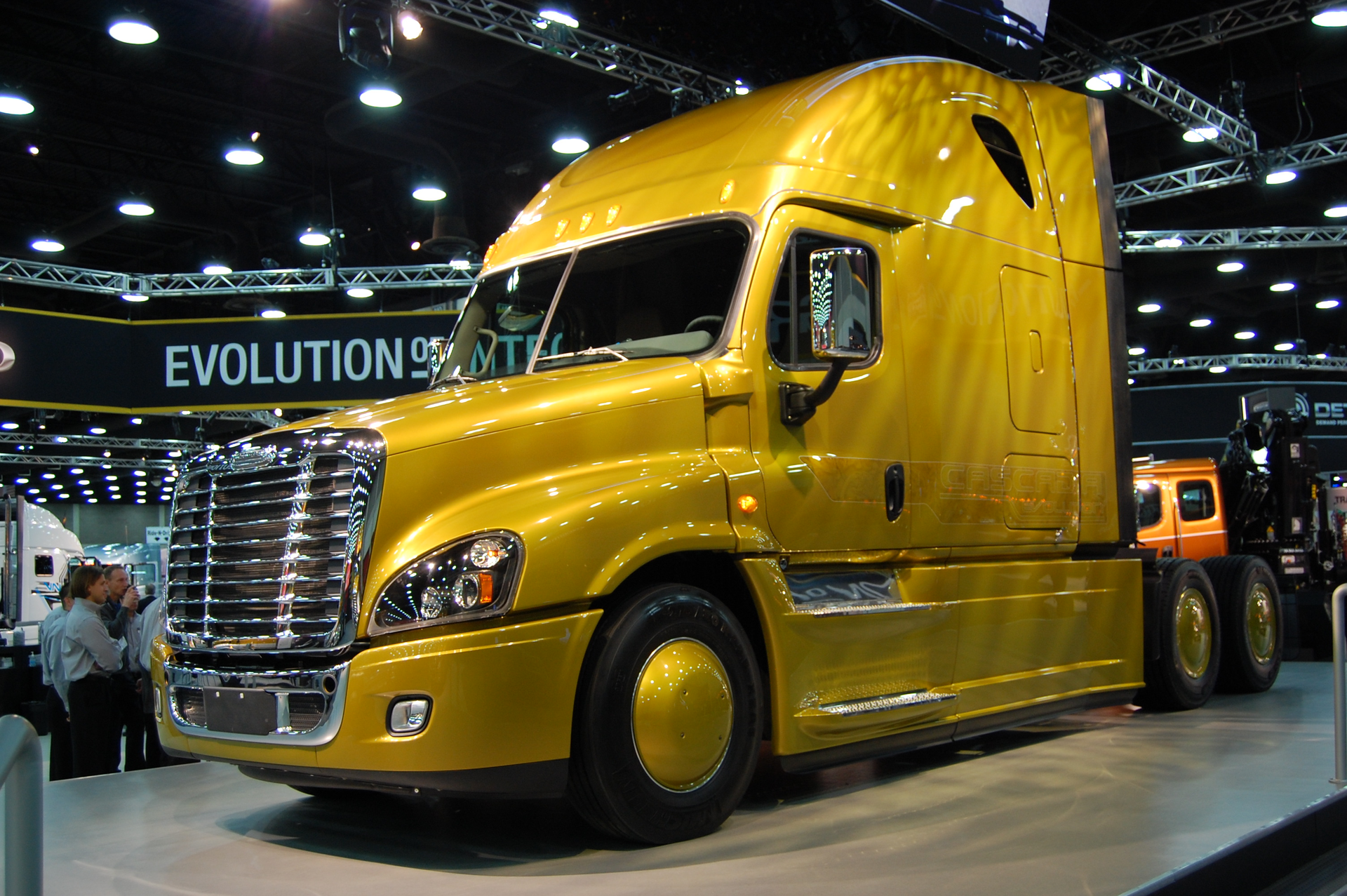 Daimler Trucks North America At The 2014 Mid America Trucking Show ...