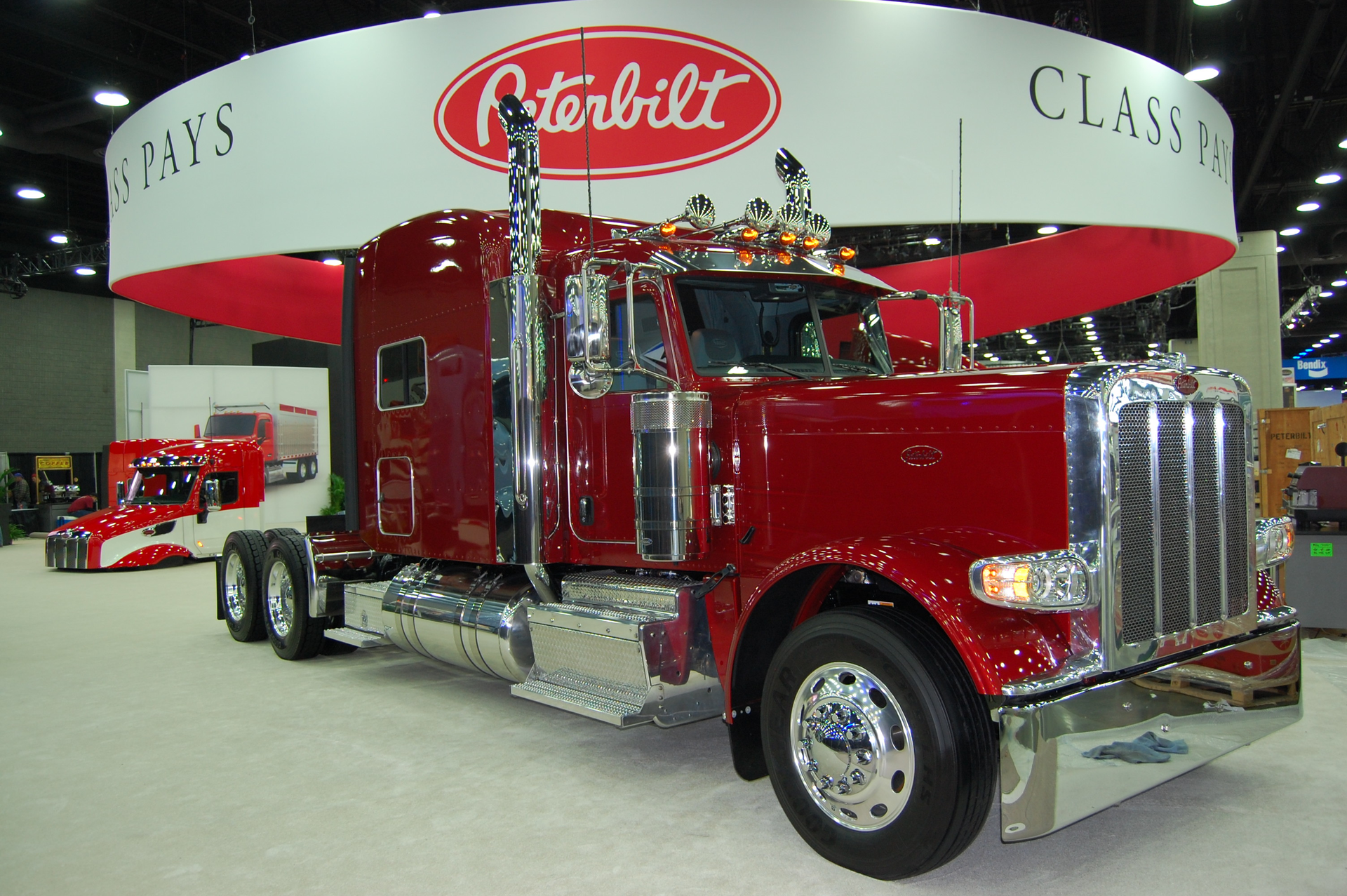 Peterbilt names top dealers for 2014 FleetOwner