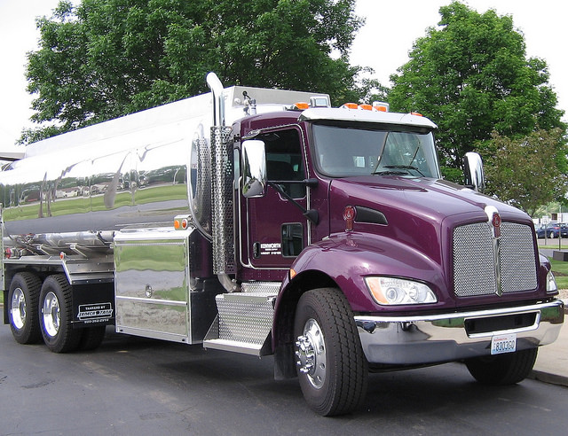 Kenworth T370 Tanker with 18K Front Axle