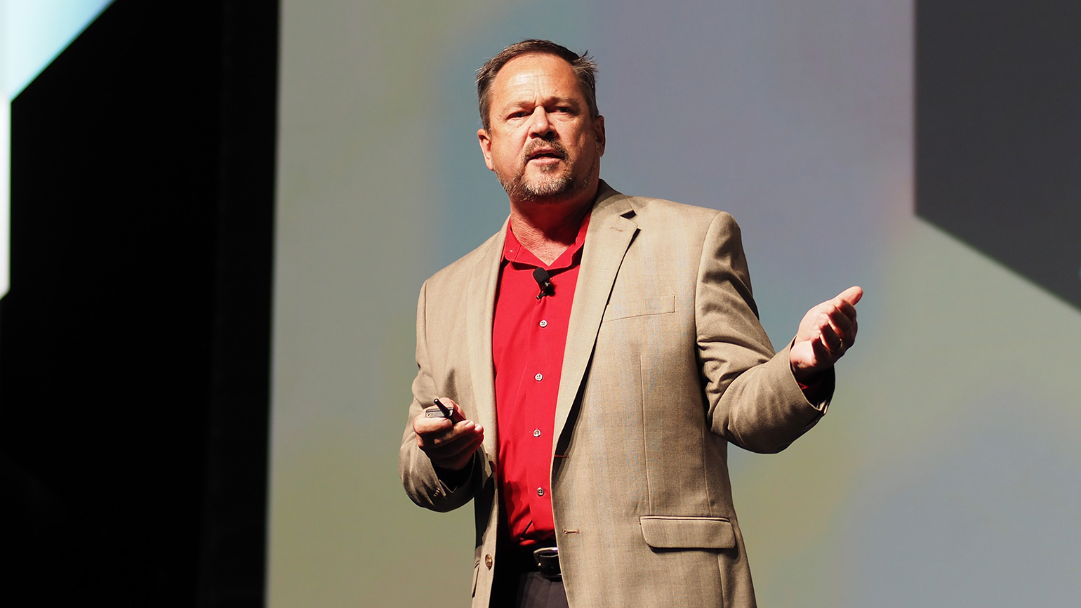 To include or not to include a driverfacing video camera that39s a big question for fleets looking to add video systems to their trucks At the PeopleNetTMW Systems insight conference last week PeopleNet39s Jim Angel spoke of two new optional cameras for the company39s video system