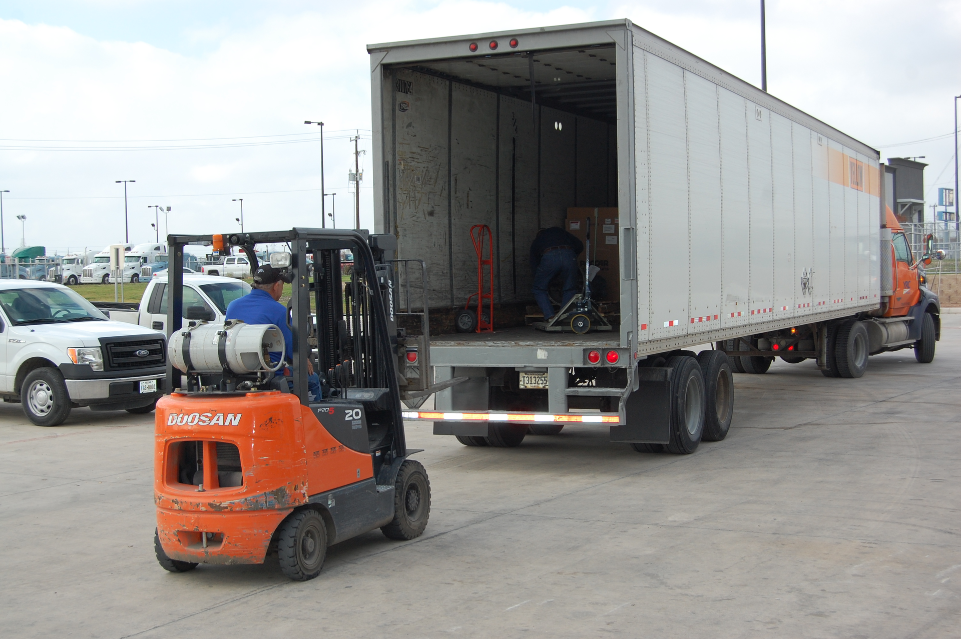 Firm says not only are shippers likely losing visibility to 42 of their loads they are likely paying 8 margin for that lost visibility Photo by Sean KilcarrFleet Owner