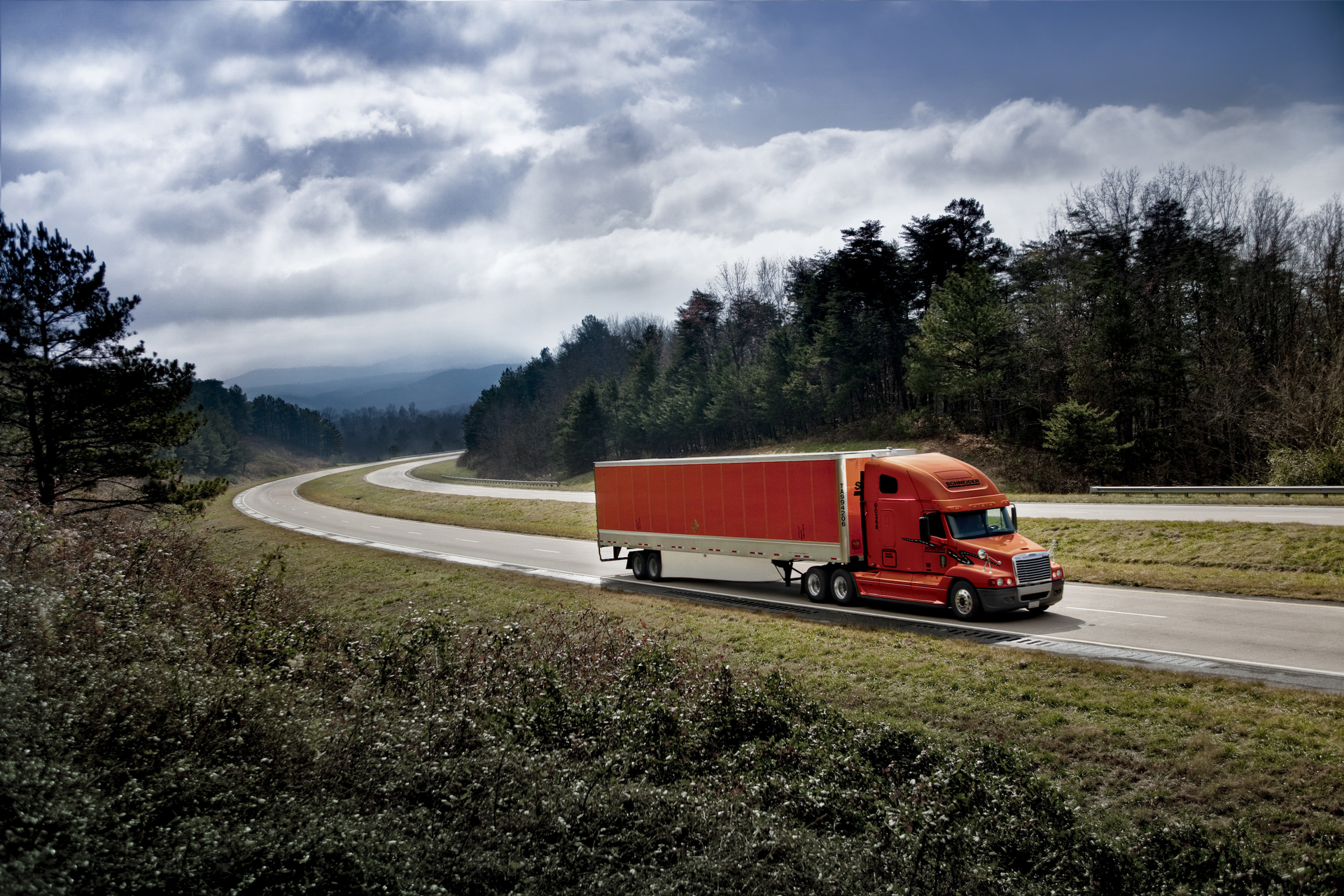 Schneider announced it has received the EPA39s Smartway Excellence Award for the seventh time