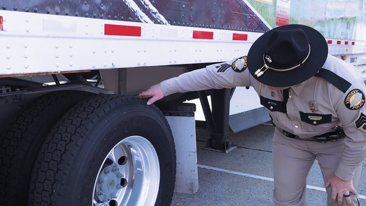 The roadside inspection process starts with a look | FleetOwner