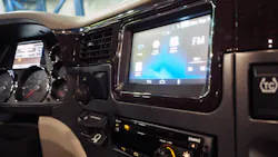 Peterbilt SmartNav infotainment system with integrated PeopleNet app Peterbilt SmartNav infotainment system with integrated PeopleNet app