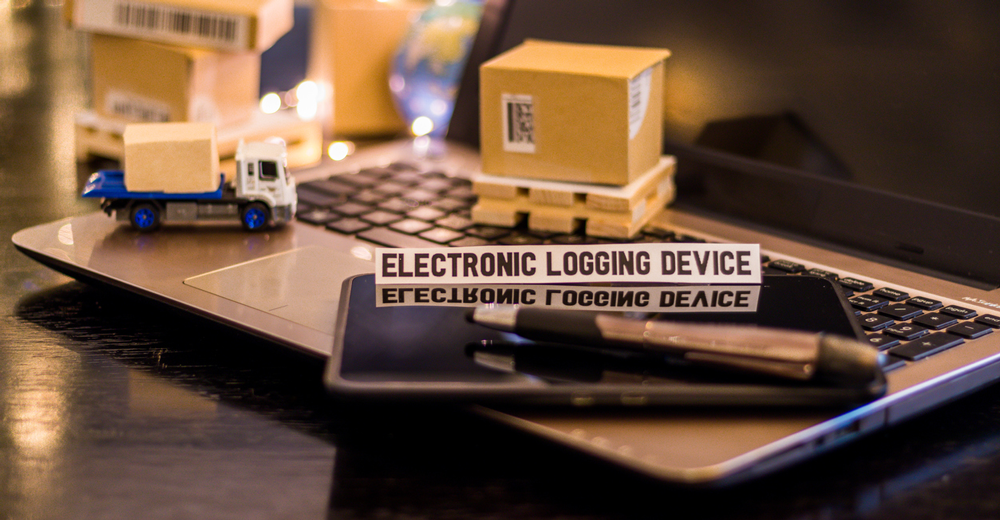 eld-illustration-laptop-phone-by-rabbitti