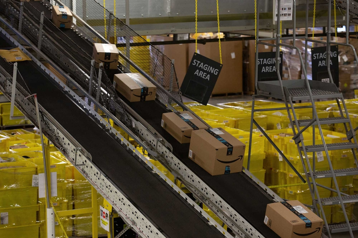 Amazon tests cheap warehouses to make Cyber Monday snafufree FleetOwner