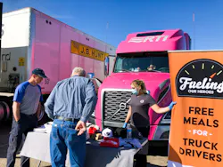 Professional driver Brittney Richardson delivers free meals to drivers on the road Professional driver Brittney Richardson delivers free meals to drivers on the road