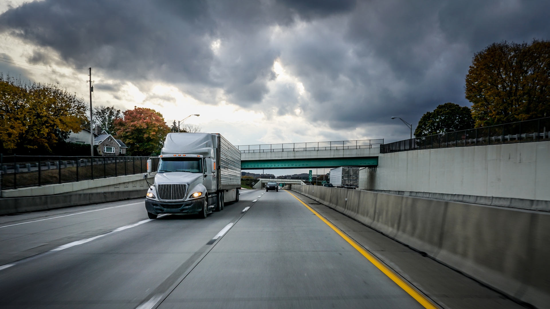 Truck Highway Storm 5m3photos Dreamstime 5f620c067377e