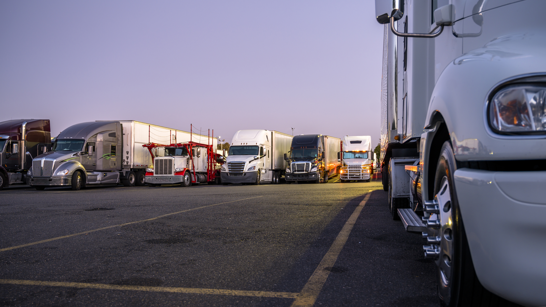 Semi Truck Rest Stop Vitpho Dreamstime 60bf7713d4fca