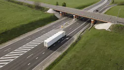 Semi Truck Highway 220682053 Chepko Dreamstime 6126452be98d6 Semi Truck Highway 220682053 Chepko Dreamstime 6126452be98d6