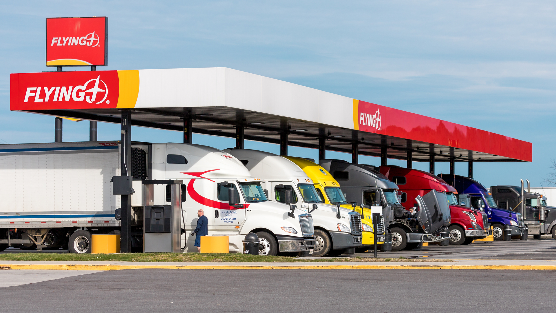 Pilot Flying J 6270507c2e20d