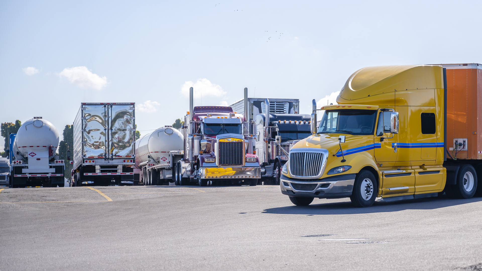 Dreamstime Vitpho 167315966 Truck Parking 64248ac580a01