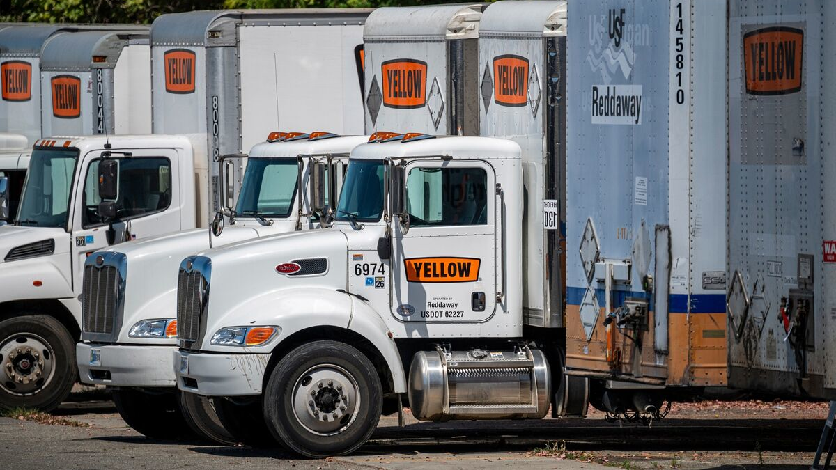 Yellow Trucks And Trailers 64de6fd6235ad