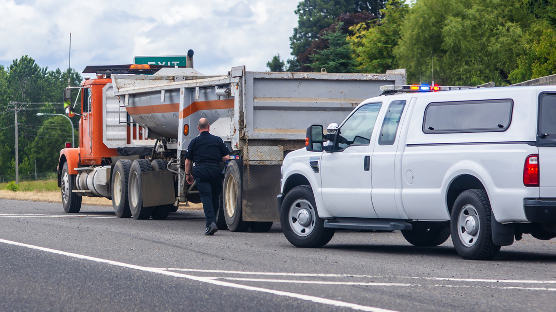Brake Inspection Truck Photo 146251780 Vitpho Dreamstime 65391aec48319 653be0dedaa1e