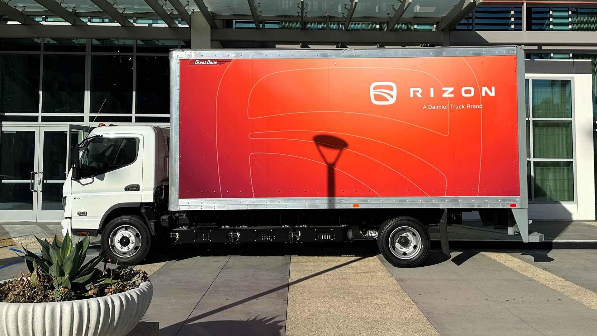 Rizon electric cabover in box truck configuration.