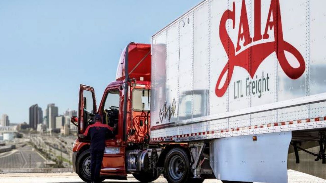 65c126740d60c9001e68ec38 Saia Truck 3