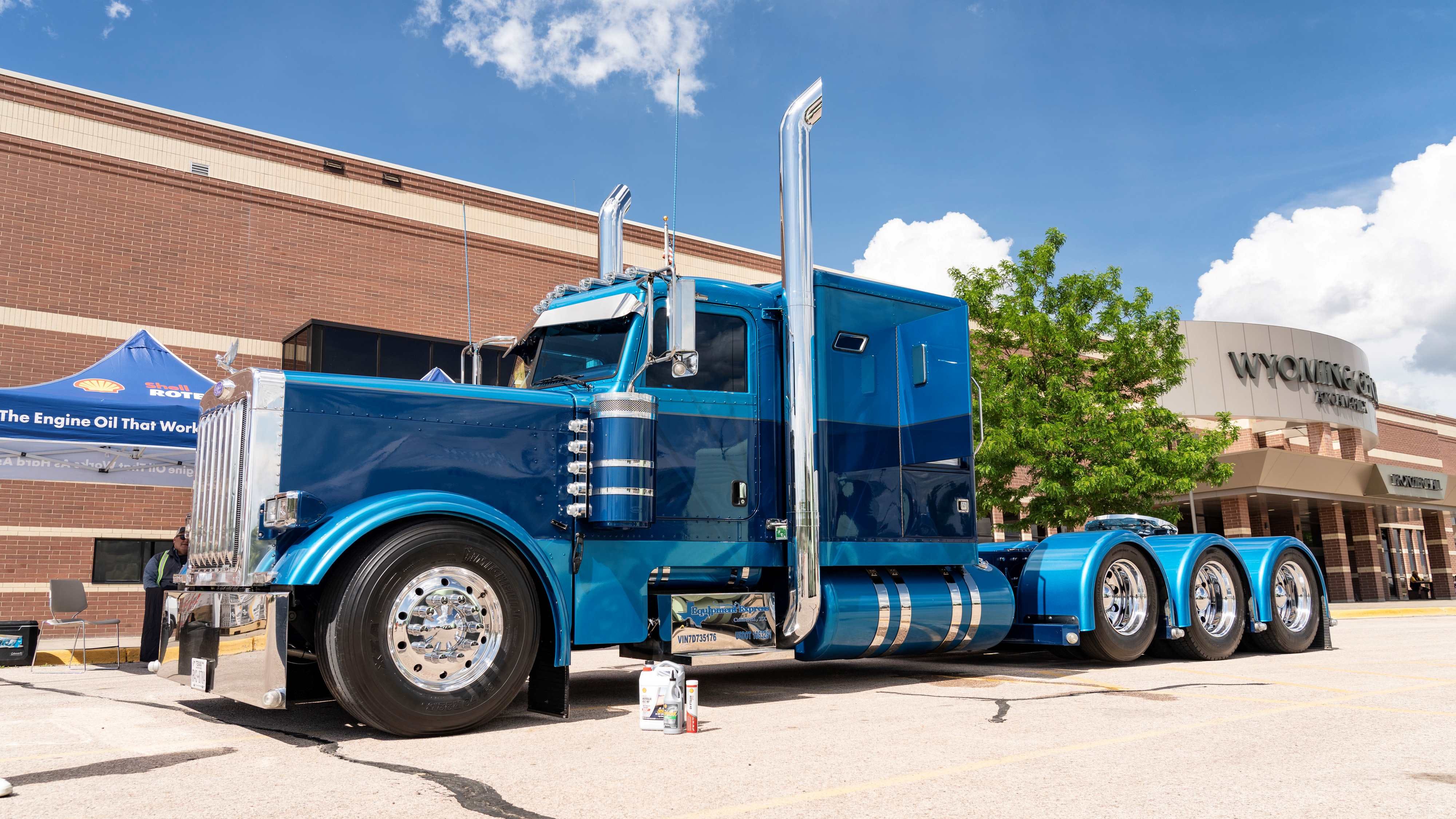65c245470d60c9001e6996da 2023 Shell Rotella Superrigs Best Of Show Winner