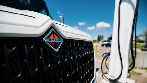 Navistar's EV-authorized dealer network surpasses 100 locations, covering 41 states and seven Canadian provinces