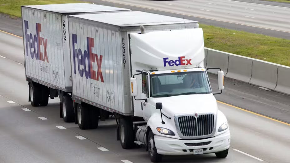 66ede57d7e92567be21a794b Fdx Freight 22234220 Valentin M Armianu Dreamstime